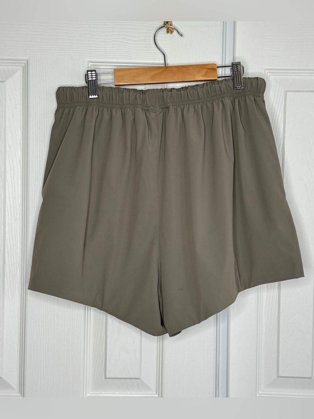 Fear of God Essentials Men's Shorts Size S Nylon Blend - Picture 4 of 13